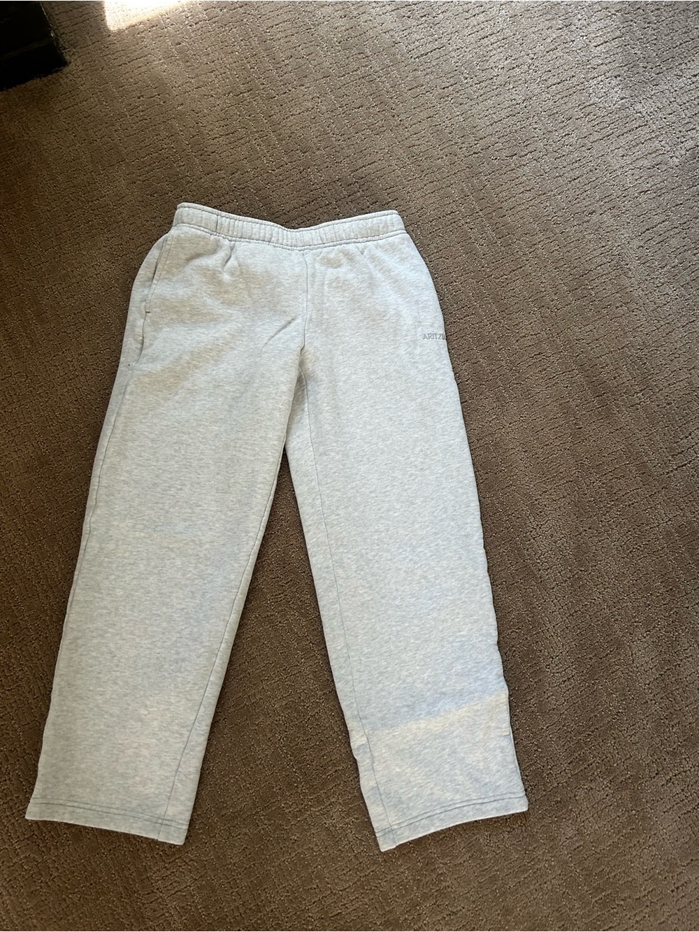 Aritzia Light Gray Sweatpants - Picture 2 of 8